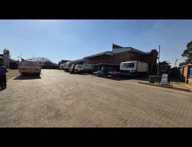 1,900M² FACTORY TO LET IN MOREHILL